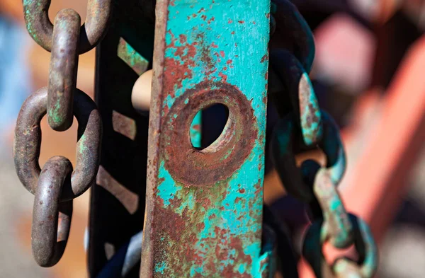 Pièce Métal Bleu Avec Trou Partie Chaîne — Photo