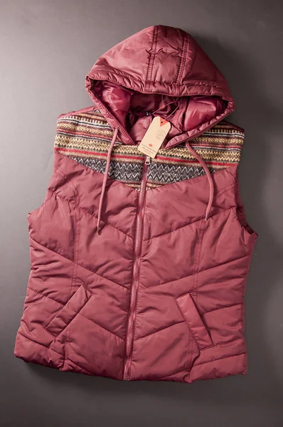 Een Roze Warm Geïsoleerd Vest Voor Mannen — Stockfoto