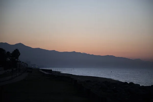 Sahilde muhteşem gün batımı