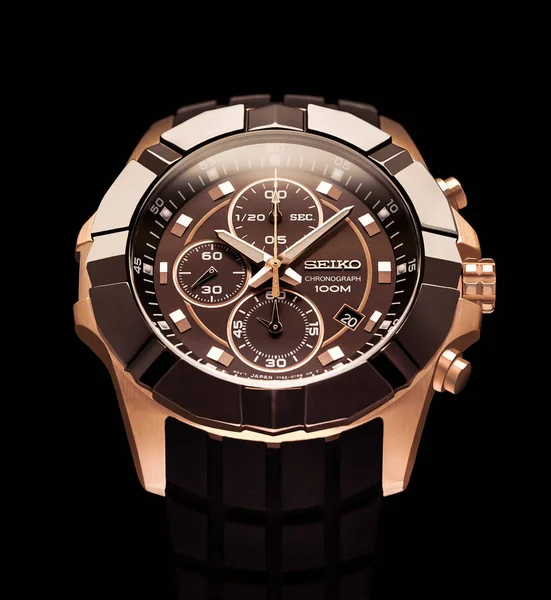 Erkekler için klasik altın Seiko izlemek