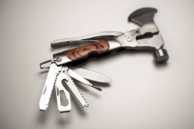 Tahtalı çok küçük çoklu fonksiyon aracı