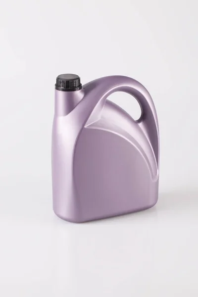 Yakıt için plastik bir galon.