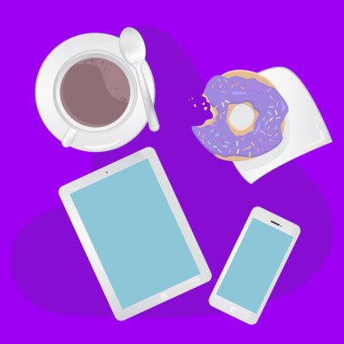 Kahvaltı konsepti üst görünümü. Akıllı telefon, tablet, kahve ve donut seti