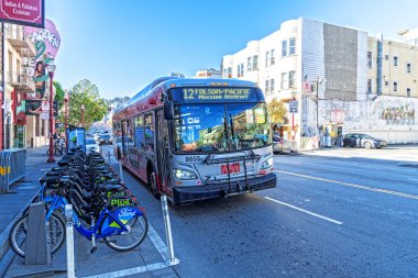 San Francisco California 20'8 12 30 ford go bisiklet ve Muni otobüs sistemi temiz hava ve egzersiz teşvik etmek için özellikli