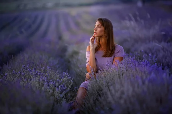 Ritratto Estivo Una Bella Ragazza Con Capelli Lunghi Donna Con — Foto Stock