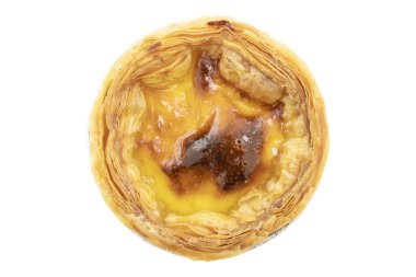 Beyaz arka plan üzerinde izole yumurta tart üstten görünüm