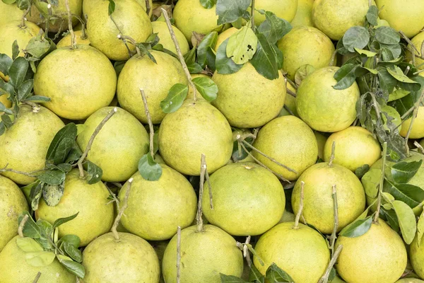 Rakás Zöld Pomelo Gyümölcs Piac — Stock Fotó