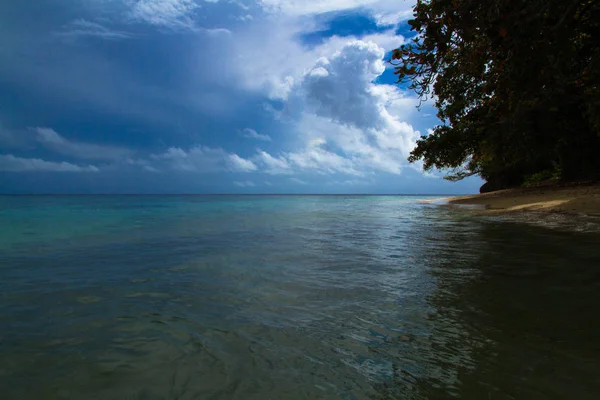 Gyönyörű Érintetlen Strand — Stock Fotó