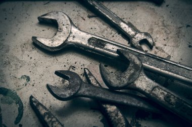 Eski ve paslı spanners