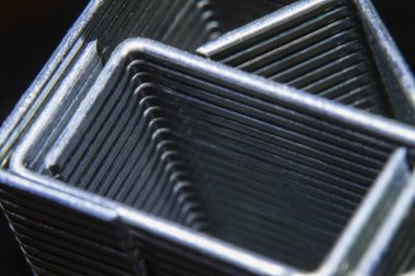 Yakın çekim resimde zımba dolumu 