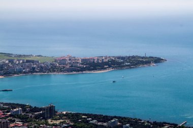 Görüş Gelendzhik Bay ve Gelendzhik kasaba. Krasnodar bölgesi. Rusya