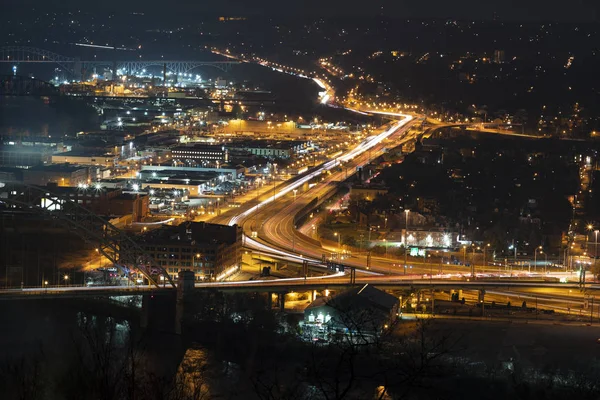 Місто Піттсбург, Пенсільванія ранковий трафік — стокове фото