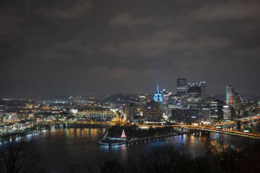Pittsburgh Şehri, Gün doğumunda Pennsylvania
