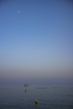 Coata del Sol, Fuengirola, İspanya sahilinde bir akşam.