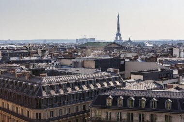 Eyfel Kulesi, bir açıyla fotoğraflandı, Paris Champ de Mars bir ferforje kafes kulesi, Fransa