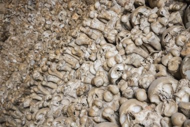 Capela Dos Ossos, (Kemik Şapeli)) 