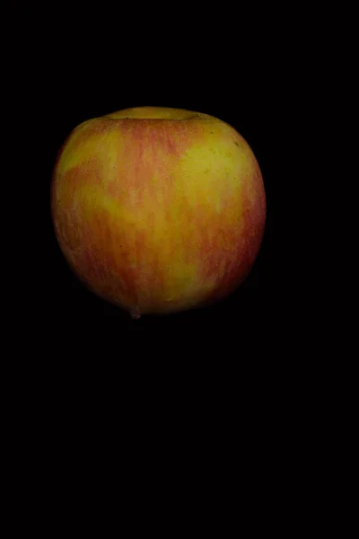 苹果在高清 黑色背景 — 图库照片