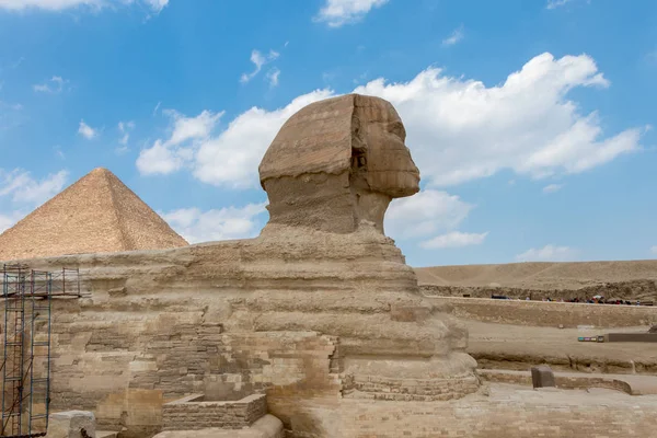 Het piramidecomplex van Gizeh wordt ook wel de necropolis van Gizeh genoemd — Stockfoto