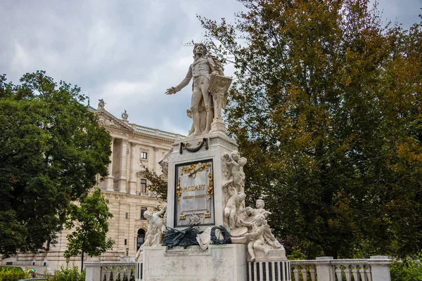 Monumento in memoria di Wolfgang Amadeus Mozart a Vienna, Austria — Foto Stock