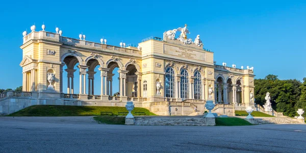Schonbrunn Palace Garden Gloriette - Vienna, Austria — Stock Photo, Image