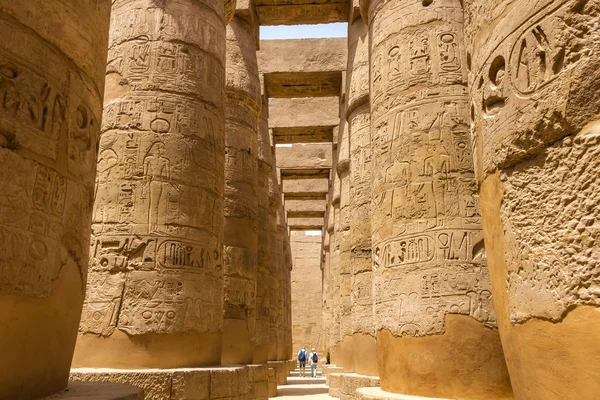 Karnak tempel -hypostyle halle in luxor, ägypten — Stockfoto