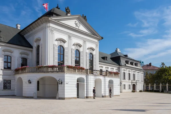 Bratislava Slovakia September 2018 Residence President Slovak Republic Two Guards — Stock Photo, Image