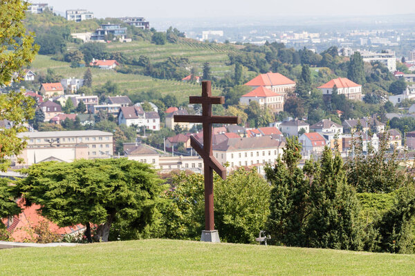 Христианский крест в Славине