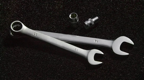 Anahtarlar ve soket anahtarlar 