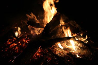 şenlik ateşi ateşini söndürur