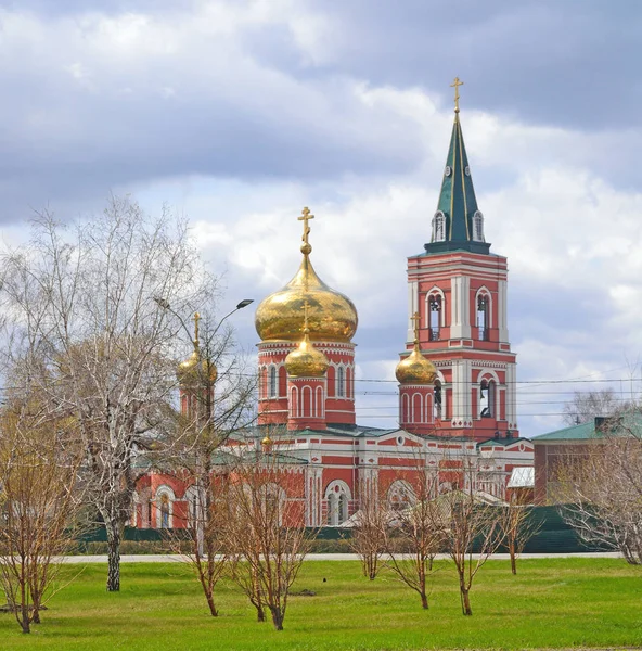 Gouden Koepels Blinken Zon Een Provinciale Russische Stad — Stockfoto
