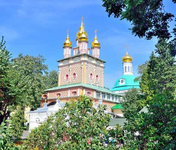 Kostel Narození Jana Křtitele Holy Trinity Lávře Sergius Stojí Vchodu — Stock fotografie