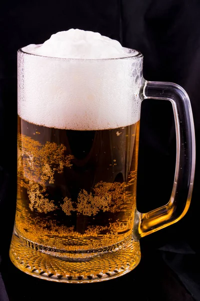 Copo Cerveja Fundo Preto — Fotografia de Stock