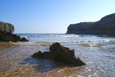 Kuzey İspanya'da Atlantik denizi, ilkbahar