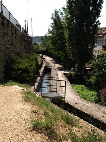 Loop Langs Rivier Tjo Stad Trillo Omliggende Bossen Aan Rivier — Stockfoto