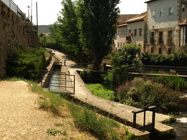 Loop Langs Rivier Tjo Stad Trillo Omliggende Bossen Aan Rivier — Stockfoto