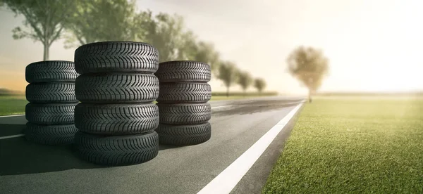 Sommerreifen Stehen Auf Einer Strasse — Stock Photo, Image