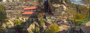 Sokoli hnizdo (Falcons Nest) tatil şatosu, Pravcicka brana (Pravcice Gate, Prebischtor), İsviçre 'de