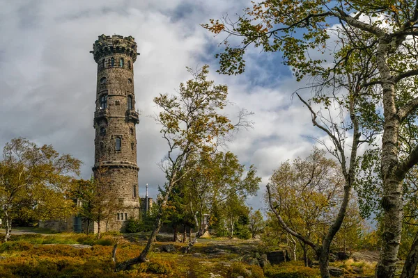 捷克共和国Decinsky Sneznik Hoher Schneeberg 山顶的石塔 — 图库照片