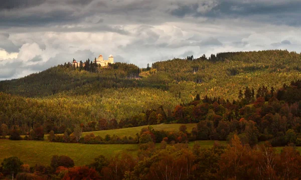 Castelo Kasperk Karlsberg Paisagem Outono Com Castelo Real Medieval Colina — Fotografia de Stock