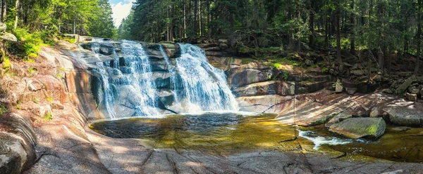 Водоспад Мумлава, національний парк Крконос, Чехія — стокове фото