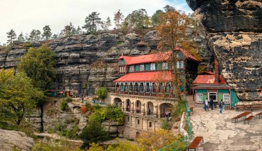 Sokoli hnizdo tatil şatosu, Pravcicka brana - Pravcice Gate, Prebischtor - Bohemian İsviçre, Çek Cumhuriyeti