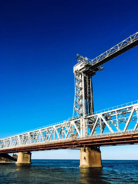 Ponte Ferro Sobre Mar Azul Fechar — Fotografia de Stock