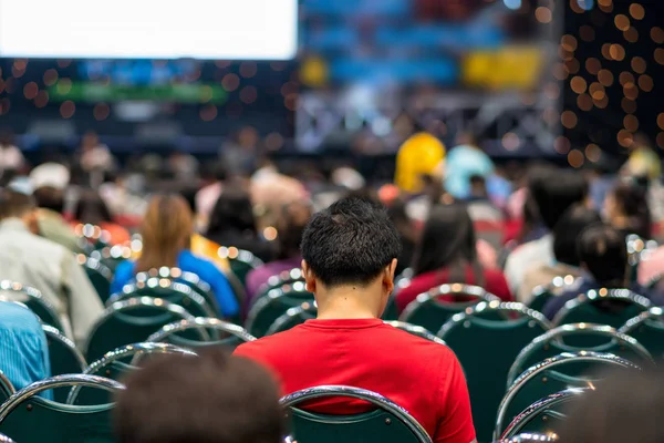 Rückansicht Des Publikums Konferenzsaal Oder Bei Seminarsitzungen Die Redner Auf — Stockfoto