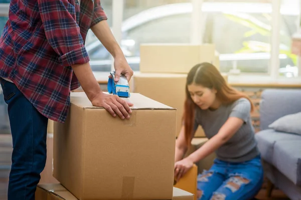 Closeup Asian Young Couple Packing Big Cardboard Box Moving New — Stock Photo, Image