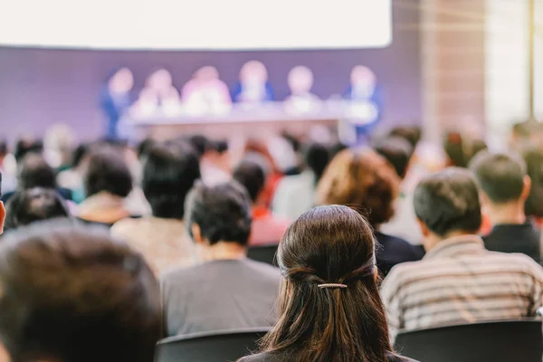 Achteraanzicht Van Het Publiek Conferentie Zaal Seminar Vergadering Hebben Sprekers — Stockfoto