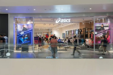 Bangkok, Tayland - Kasım 2018: Iconsiam olan pek çok alışveriş mağazası ve zırh altında 11 Kasım 2018 üzerinde bangkok, Tayland alışveriş. Iconsiam zaten açık 9 Kasım 2018