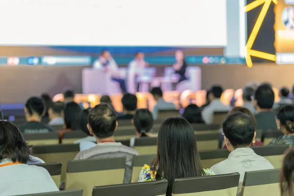 Rear View Audience Listening Speakers Stage Conference Hall Seminar Meeting — Stock Photo, Image