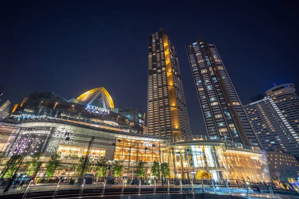 泰国曼谷 2019年1月 伊吉明百货公司和木兰海滨公寓夜间在曼谷 Icuam 已于2018年11月9日开业 — 图库照片