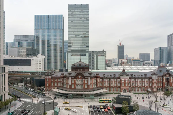 午後の時間 アーキテクチャ ランドマーク 交通機関の概念でテラスから東京駅のシーン — ストック写真