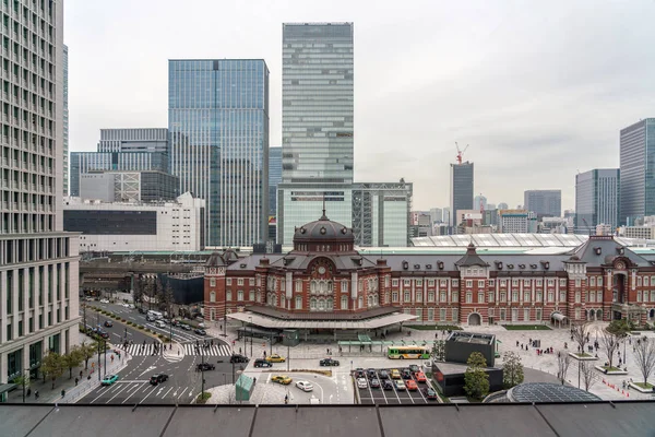 午後の時間 アーキテクチャ ランドマーク 交通機関の概念でテラスから東京駅のシーン — ストック写真
